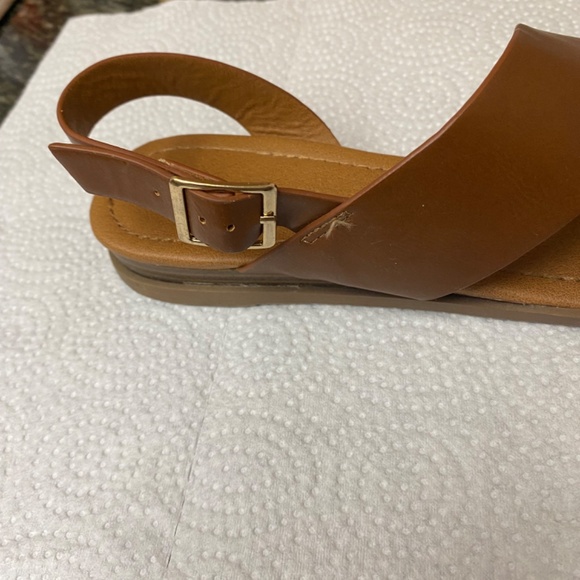 Sandal - Picture 4 of 5